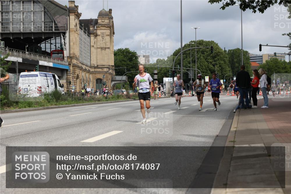 29.06.2025 - hella hamburg halbmarathon Yannick Fuchs http://msf.ph/oto/8174087 29.06.2025 10:25:57 20KM 2460, 2851, 3379, 5826, 7055, 7481, 7880, 9381, 9508, 10017, 10298, 11413, 11857, 13754, 14548, 16508, 17322, 18177, 18235, 18871 meine-sportfotos.de