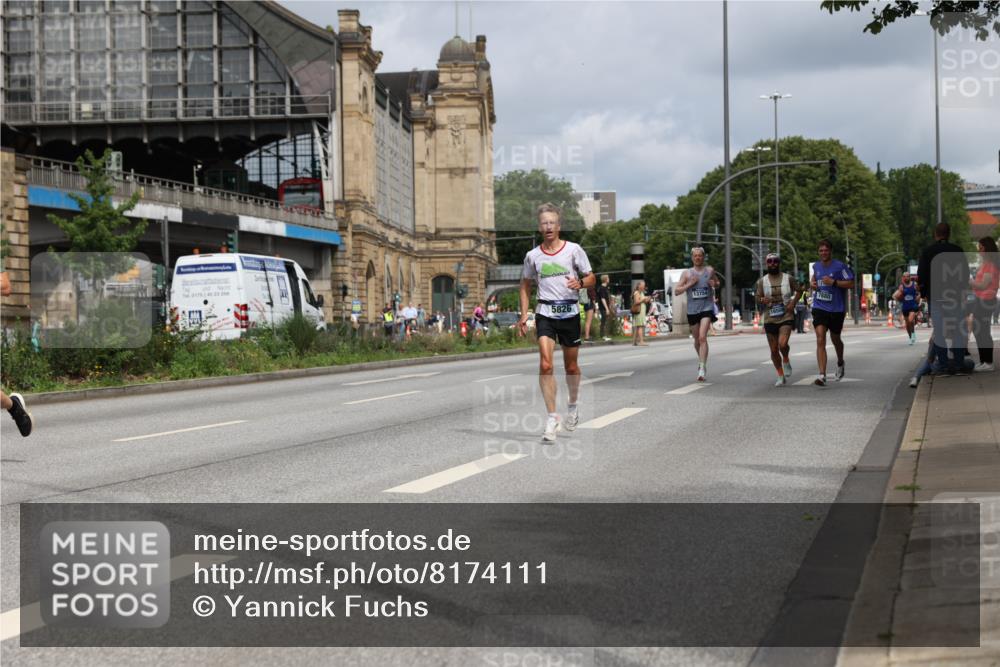 29.06.2025 - hella hamburg halbmarathon Yannick Fuchs http://msf.ph/oto/8174111 29.06.2025 10:25:58 20KM 2460, 2851, 5826, 7481, 7880, 9508, 10017, 10298, 11413, 11857, 13754, 14548, 16508, 17322, 18177, 18235, 18871 meine-sportfotos.de