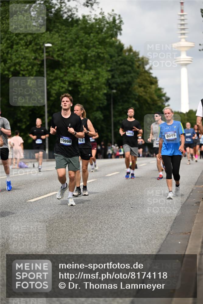 29.06.2025 - hella hamburg halbmarathon Dr. Thomas Lammeyer http://msf.ph/oto/8174118 29.06.2025 10:10:00 Kennedybrücke 1229, 1842, 2288, 3062, 3461, 4169, 4868, 5762, 7138, 7302, 8049, 8894, 8909, 9339, 9477, 9736, 9737, 9738, 9917, 10343, 10791, 10998 meine-sportfotos.de