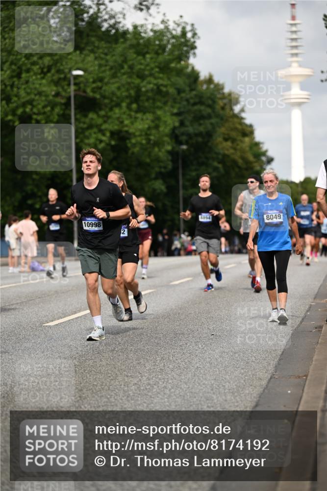 29.06.2025 - hella hamburg halbmarathon Dr. Thomas Lammeyer http://msf.ph/oto/8174192 29.06.2025 10:10:00 Kennedybrücke 1229, 1842, 2288, 3062, 3461, 4169, 4868, 5762, 7138, 7302, 8049, 8894, 8909, 9339, 9477, 9736, 9737, 9738, 9917, 10343, 10791, 10998 meine-sportfotos.de