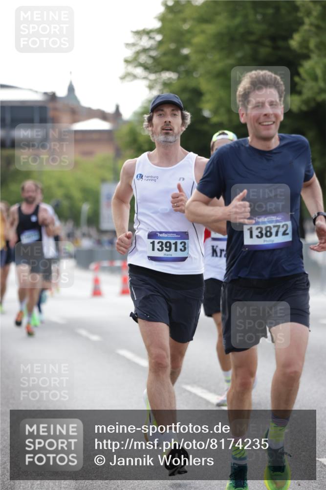29.06.2025 - hella hamburg halbmarathon Jannik Wohlers http://msf.ph/oto/8174235 29.06.2025 09:42:10 Lombardsbrücke 2618, 10468, 11078, 13872, 13913, 14113, 15253, 16615 meine-sportfotos.de