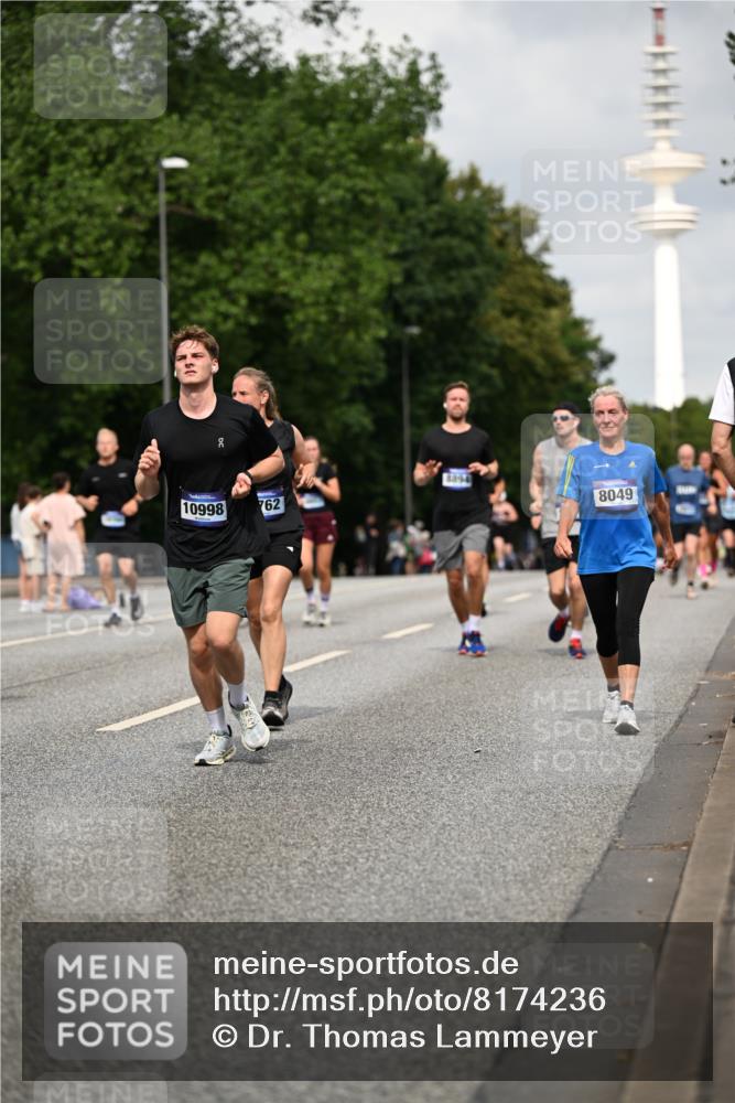 29.06.2025 - hella hamburg halbmarathon Dr. Thomas Lammeyer http://msf.ph/oto/8174236 29.06.2025 10:10:00 Kennedybrücke 1229, 1842, 2288, 3062, 3461, 4169, 4868, 5762, 7138, 7302, 8049, 8894, 8909, 9339, 9477, 9736, 9737, 9738, 9917, 10343, 10791, 10998 meine-sportfotos.de