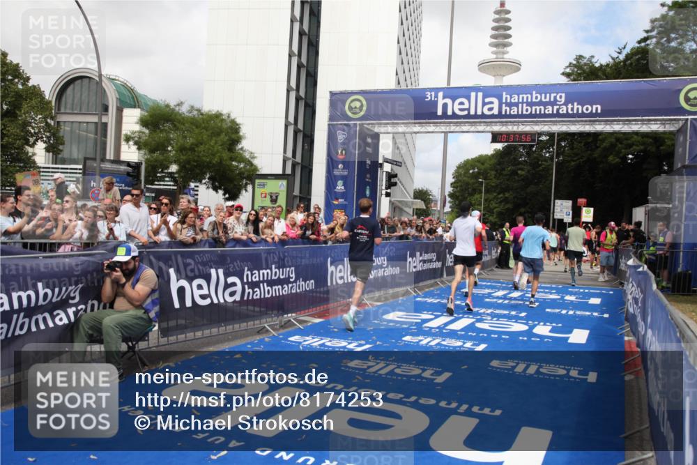 29.06.2025 - hella hamburg halbmarathon Michael Strokosch http://msf.ph/oto/8174253 29.06.2025 10:37:55 Ziel 2196, 2404, 3480, 9171, 13148, 18103, 18276, 18277, 18529 meine-sportfotos.de