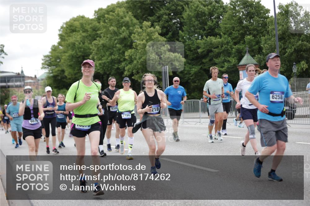 29.06.2025 - hella hamburg halbmarathon Jannik Wohlers http://msf.ph/oto/8174262 29.06.2025 11:07:29 Lombardsbrücke 1574, 1769, 1829, 2312, 2314, 2796, 2867, 3595, 3853, 3855, 3866, 3867, 4226, 4567, 4573, 6070, 6258, 6357, 6586, 7218, 7892, 8182, 8252, 8636, 9037, 9387, 9389, 9494, 9814, 9892, 9906, 9935, 10558, 10893, 10916, 10918, 11414, 12003, 12063, 12064, 12146, 12880, 13561, 14088, 14587, 14802, 15059, 15920, 16534, 18289, 18619, 18876 meine-sportfotos.de