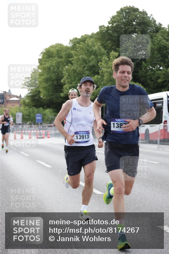 29.06.2025 - hella hamburg halbmarathon Jannik Wohlers http://msf.ph/oto/8174267 29.06.2025 09:42:12 Lombardsbrücke 2618, 9269, 10468, 11078, 13872, 13913, 15253, 16615, 17614, 19041, 19042, 19050, 19078 meine-sportfotos.de