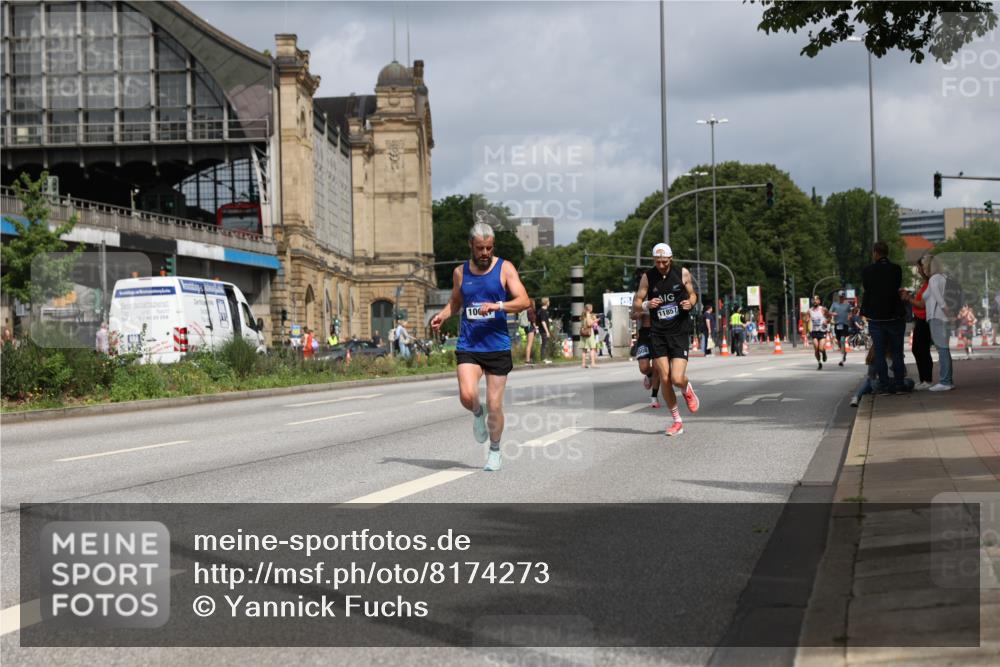 29.06.2025 - hella hamburg halbmarathon Yannick Fuchs http://msf.ph/oto/8174273 29.06.2025 10:26:07 20KM 3201, 5826, 7880, 9508, 10017, 10298, 10929, 11857, 12232, 13754, 14548, 15835, 16508, 18177, 19118 meine-sportfotos.de
