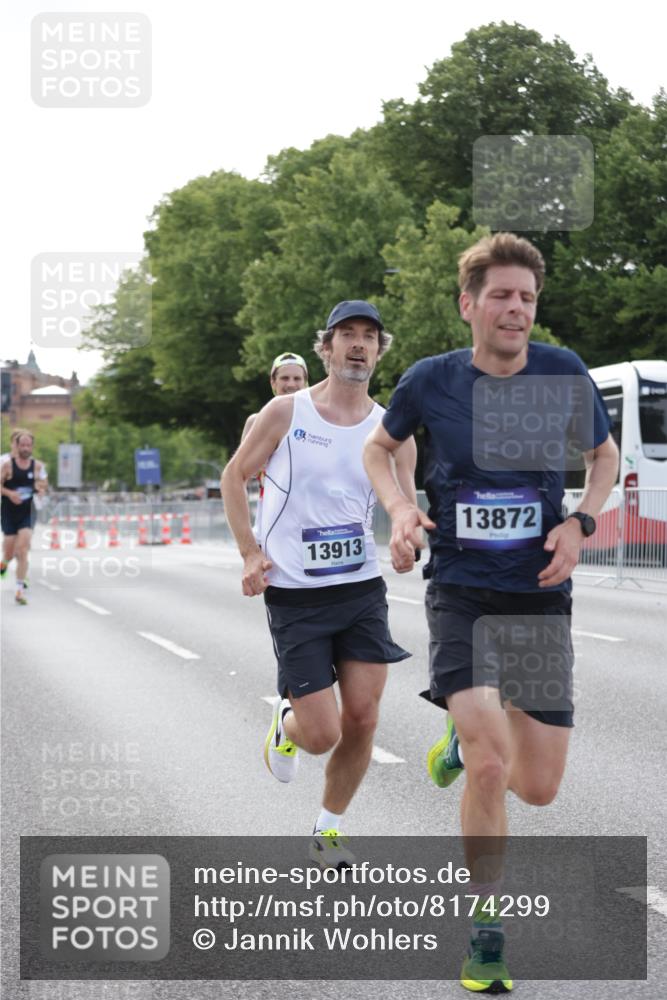 29.06.2025 - hella hamburg halbmarathon Jannik Wohlers http://msf.ph/oto/8174299 29.06.2025 09:42:12 Lombardsbrücke 2618, 9269, 10468, 11078, 13872, 13913, 15253, 16615, 17614, 19041, 19042, 19050, 19078 meine-sportfotos.de
