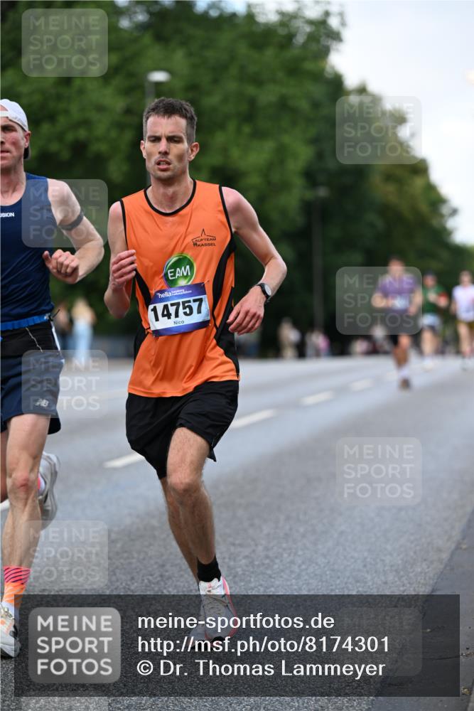 29.06.2025 - hella hamburg halbmarathon Dr. Thomas Lammeyer http://msf.ph/oto/8174301 29.06.2025 09:46:27 Kennedybrücke 1271, 6090, 7380, 9565, 9767, 10867 meine-sportfotos.de