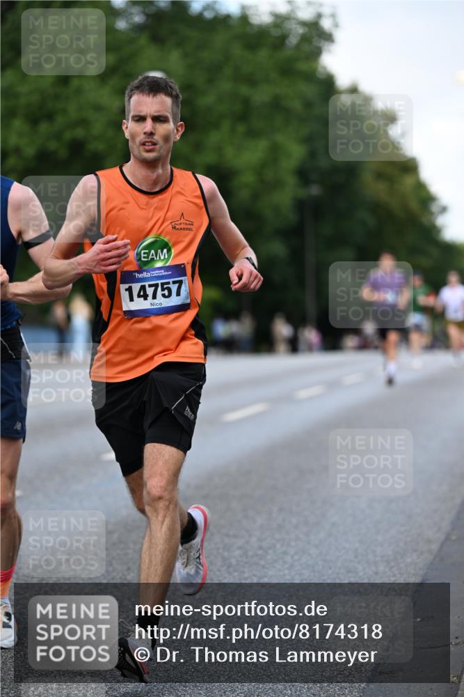 29.06.2025 - hella hamburg halbmarathon Dr. Thomas Lammeyer http://msf.ph/oto/8174318 29.06.2025 09:46:27 Kennedybrücke 1271, 6090, 7380, 9565, 9767, 10867 meine-sportfotos.de