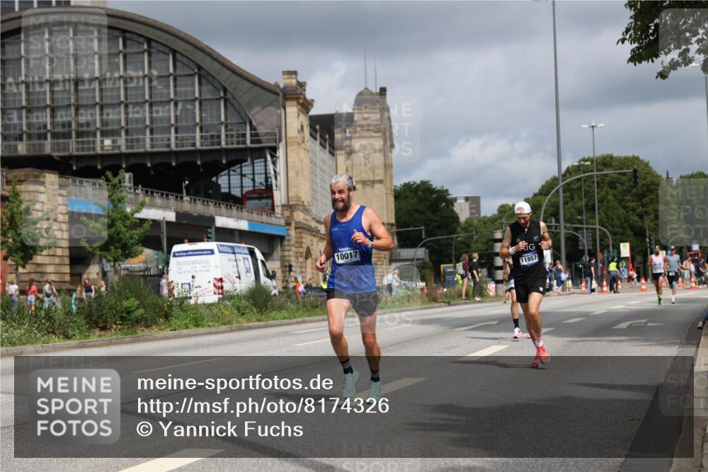 29.06.2025 - hella hamburg halbmarathon Yannick Fuchs http://msf.ph/oto/8174326 29.06.2025 10:26:08 20KM 3201, 5826, 7880, 9508, 10017, 10298, 10929, 11857, 12232, 13754, 14548, 15835, 16508, 18177, 19118 meine-sportfotos.de