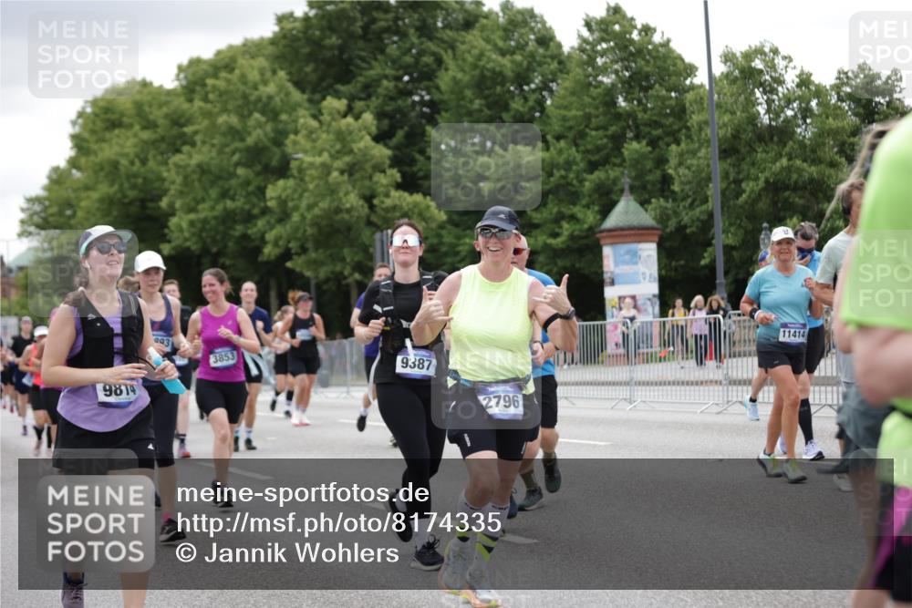 29.06.2025 - hella hamburg halbmarathon Jannik Wohlers http://msf.ph/oto/8174335 29.06.2025 11:07:32 Lombardsbrücke 1574, 1769, 2312, 2314, 2796, 2867, 3595, 3853, 3855, 3866, 3867, 4226, 4567, 4573, 5896, 6070, 6258, 6357, 6586, 6779, 6780, 7218, 8182, 8252, 8636, 9037, 9387, 9389, 9814, 9892, 9906, 9935, 10545, 10558, 10637, 10651, 10893, 10916, 10918, 11414, 12003, 12146, 12868, 12880, 13561, 14088, 14587, 14802, 15059, 15616, 15920, 18289, 18619, 18876 meine-sportfotos.de