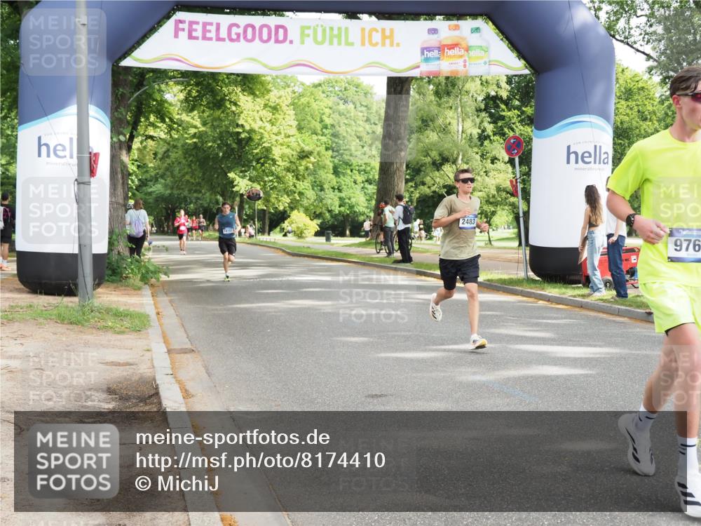 29.06.2025 - hella hamburg halbmarathon MichiJ http://msf.ph/oto/8174410 29.06.2025 10:15:46 Zwischen KM18-KM19 2483, 4338, 8376, 9767, 10468, 11228 meine-sportfotos.de