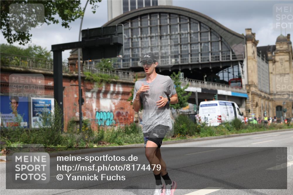 29.06.2025 - hella hamburg halbmarathon Yannick Fuchs http://msf.ph/oto/8174479 29.06.2025 10:26:12 20KM 3201, 7880, 9508, 10017, 10298, 10929, 11857, 12232, 12681, 13754, 14548, 15835, 16508, 19118 meine-sportfotos.de