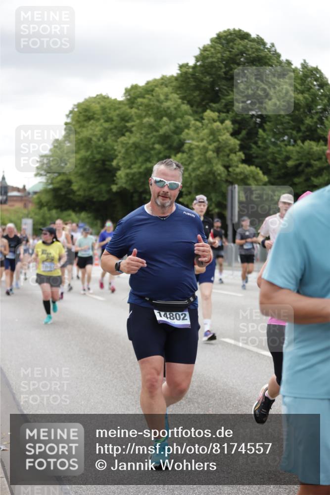 29.06.2025 - hella hamburg halbmarathon Jannik Wohlers http://msf.ph/oto/8174557 29.06.2025 11:07:37 Lombardsbrücke 1574, 1769, 2796, 2867, 3442, 3853, 3855, 4406, 4461, 4567, 4573, 5398, 5401, 5439, 5704, 5896, 6070, 6258, 6357, 6586, 6778, 6779, 6780, 6928, 7218, 7609, 8182, 8252, 8636, 9037, 9387, 9389, 9892, 9906, 9935, 10545, 10558, 10637, 10651, 10893, 10916, 10918, 11264, 11722, 12003, 12048, 12146, 12868, 12944, 14088, 14587, 14802, 15059, 15616, 18289, 18619, 18876 meine-sportfotos.de