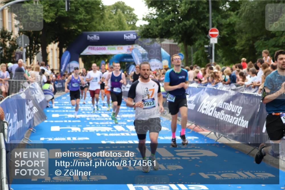 29.06.2025 - hella hamburg halbmarathon Zöllner http://msf.ph/oto/8174561 29.06.2025 10:37:16 Ziel 4860, 5003, 5923, 8362, 9178, 10190, 11423, 12900, 13972, 15178, 17137, 17726 meine-sportfotos.de