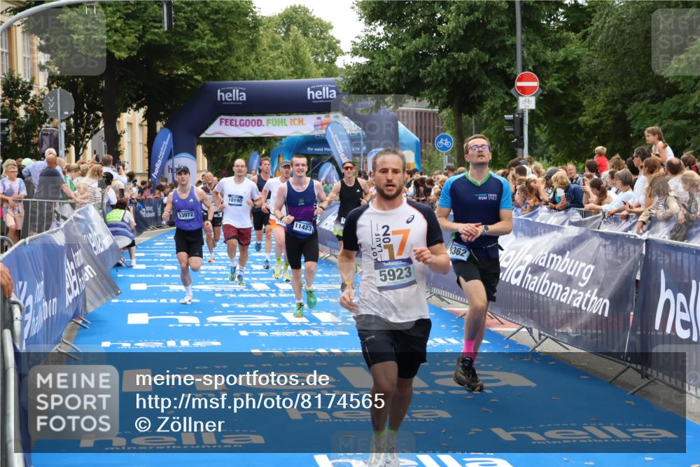 29.06.2025 - hella hamburg halbmarathon Zöllner http://msf.ph/oto/8174565 29.06.2025 10:37:16 Ziel 4860, 5003, 5923, 8362, 9178, 10190, 11423, 12900, 13972, 15178, 17137, 17726 meine-sportfotos.de