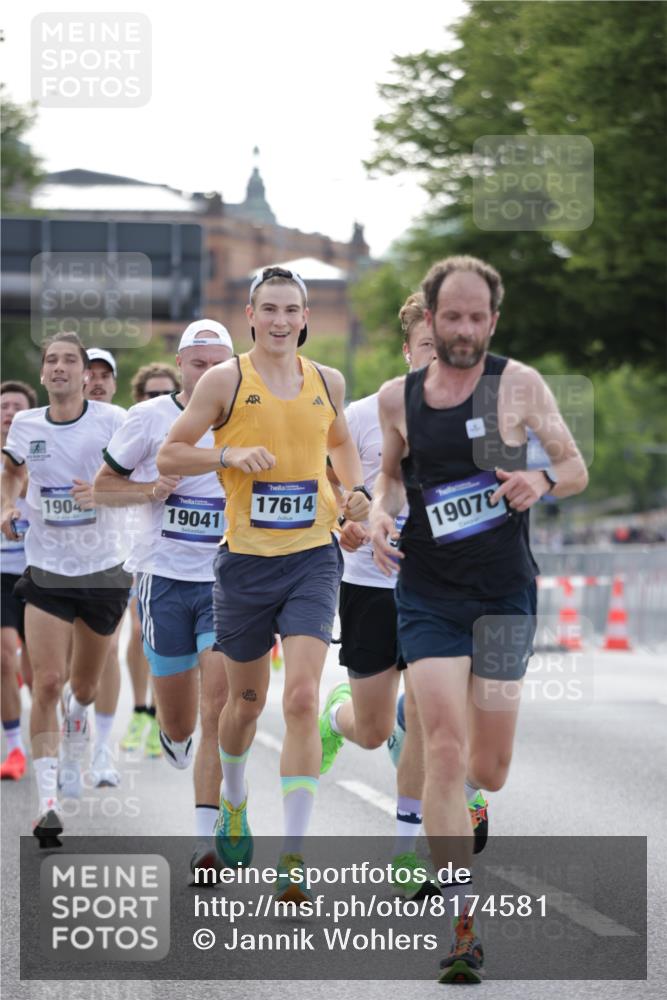 29.06.2025 - hella hamburg halbmarathon Jannik Wohlers http://msf.ph/oto/8174581 29.06.2025 09:42:14 Lombardsbrücke 2618, 7331, 7855, 9269, 10468, 11078, 12360, 13872, 13913, 14753, 14836, 16615, 17614, 19041, 19042, 19050, 19078 meine-sportfotos.de