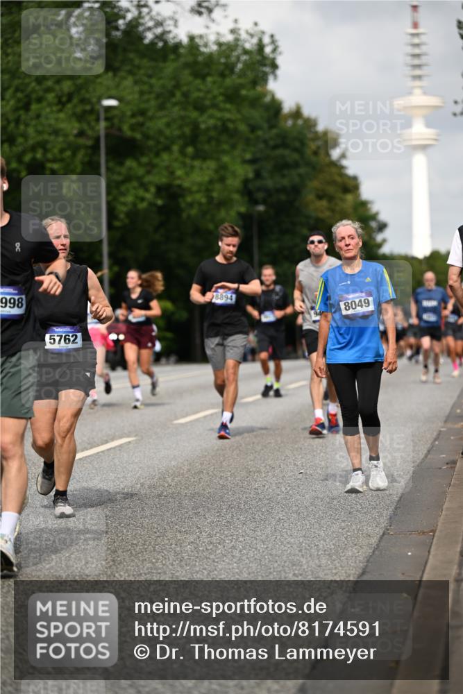 29.06.2025 - hella hamburg halbmarathon Dr. Thomas Lammeyer http://msf.ph/oto/8174591 29.06.2025 10:10:02 Kennedybrücke 1229, 1842, 2288, 3062, 3461, 4169, 5762, 7138, 7302, 7741, 8049, 8894, 8909, 9339, 9477, 9738, 9917, 10343, 10791, 10998 meine-sportfotos.de