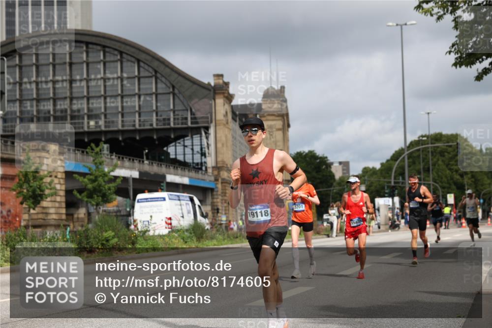 29.06.2025 - hella hamburg halbmarathon Yannick Fuchs http://msf.ph/oto/8174605 29.06.2025 10:26:21 20KM 3201, 3955, 4812, 9508, 10298, 10929, 11857, 12232, 12681, 13606, 13617, 14450, 14548, 15835, 18102, 19118 meine-sportfotos.de