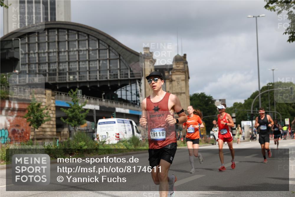29.06.2025 - hella hamburg halbmarathon Yannick Fuchs http://msf.ph/oto/8174611 29.06.2025 10:26:22 20KM 3201, 3955, 4812, 10298, 10929, 12232, 12681, 13606, 13617, 14450, 14548, 15835, 18102, 19118 meine-sportfotos.de