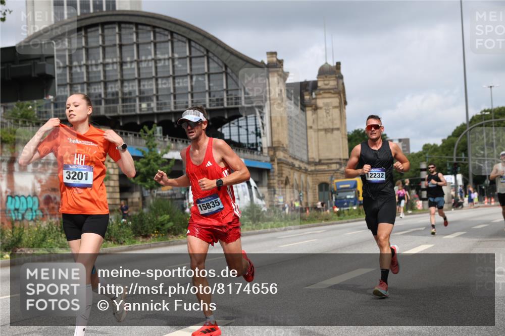 29.06.2025 - hella hamburg halbmarathon Yannick Fuchs http://msf.ph/oto/8174656 29.06.2025 10:26:24 20KM 3201, 3955, 4812, 5660, 6619, 10298, 10929, 12232, 12681, 13606, 13617, 14450, 14548, 15835, 18102, 19118 meine-sportfotos.de
