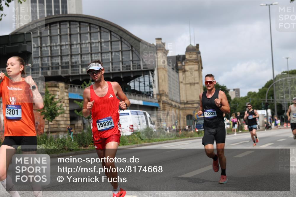 29.06.2025 - hella hamburg halbmarathon Yannick Fuchs http://msf.ph/oto/8174668 29.06.2025 10:26:24 20KM 3201, 3955, 4812, 5660, 6619, 10298, 10929, 12232, 12681, 13606, 13617, 14450, 14548, 15835, 18102, 19118 meine-sportfotos.de