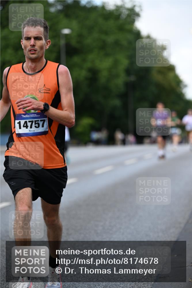 29.06.2025 - hella hamburg halbmarathon Dr. Thomas Lammeyer http://msf.ph/oto/8174678 29.06.2025 09:46:27 Kennedybrücke 1271, 6090, 7380, 9565, 9767, 10867 meine-sportfotos.de