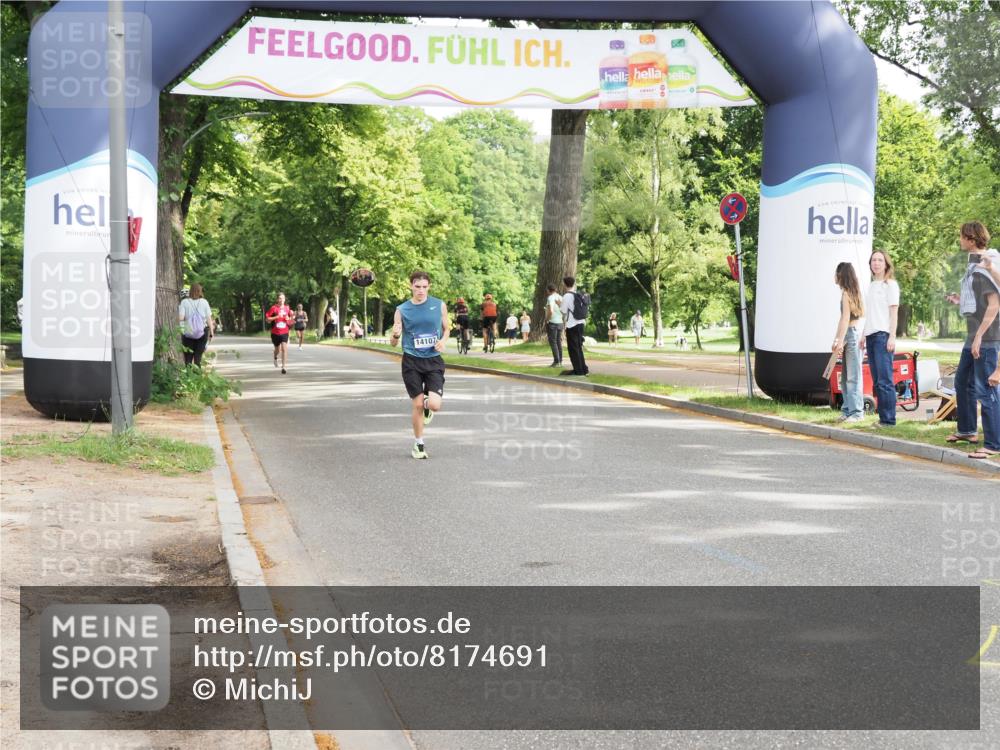 29.06.2025 - hella hamburg halbmarathon MichiJ http://msf.ph/oto/8174691 29.06.2025 10:15:48 Zwischen KM18-KM19 2483, 4338, 8376, 9767, 10468, 11228 meine-sportfotos.de