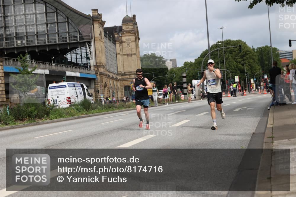 29.06.2025 - hella hamburg halbmarathon Yannick Fuchs http://msf.ph/oto/8174716 29.06.2025 10:26:26 20KM 3201, 3955, 4812, 5660, 6619, 10298, 10929, 12232, 12681, 13606, 13617, 14450, 14548, 15835, 18102, 19118 meine-sportfotos.de