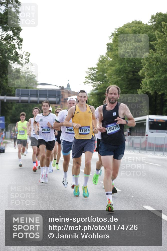 29.06.2025 - hella hamburg halbmarathon Jannik Wohlers http://msf.ph/oto/8174726 29.06.2025 09:42:15 Lombardsbrücke 5612, 7331, 7855, 9269, 10468, 11078, 12360, 13872, 13913, 14753, 14836, 16615, 17614, 19041, 19042, 19050, 19078 meine-sportfotos.de