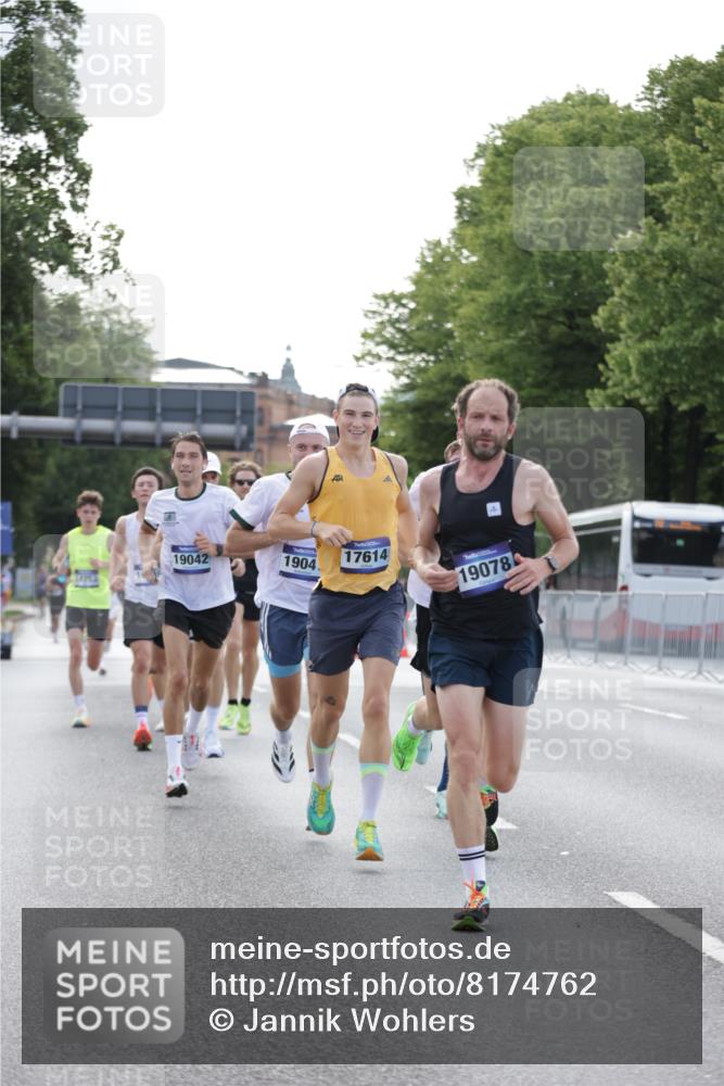 29.06.2025 - hella hamburg halbmarathon Jannik Wohlers http://msf.ph/oto/8174762 29.06.2025 09:42:15 Lombardsbrücke 5612, 7331, 7855, 9269, 10468, 11078, 12360, 13872, 13913, 14753, 14836, 16615, 17614, 19041, 19042, 19050, 19078 meine-sportfotos.de