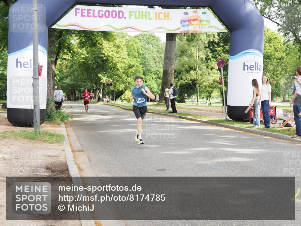 29.06.2025 - hella hamburg halbmarathon MichiJ http://msf.ph/oto/8174785 29.06.2025 10:15:48 Zwischen KM18-KM19 2483, 4338, 8376, 9767, 10468, 11228 meine-sportfotos.de