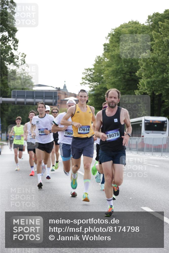 29.06.2025 - hella hamburg halbmarathon Jannik Wohlers http://msf.ph/oto/8174798 29.06.2025 09:42:15 Lombardsbrücke 5612, 7331, 7855, 9269, 10468, 11078, 12360, 13872, 13913, 14753, 14836, 16615, 17614, 19041, 19042, 19050, 19078 meine-sportfotos.de