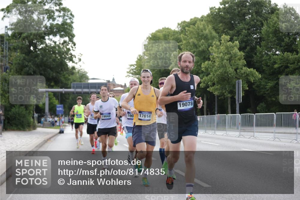 29.06.2025 - hella hamburg halbmarathon Jannik Wohlers http://msf.ph/oto/8174835 29.06.2025 09:42:16 Lombardsbrücke 5612, 7331, 7855, 9269, 10468, 11078, 11228, 12360, 13872, 13913, 14753, 14836, 16615, 17614, 19041, 19042, 19050, 19078 meine-sportfotos.de