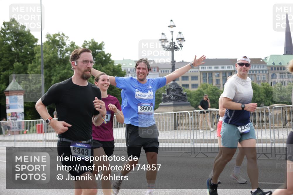 29.06.2025 - hella hamburg halbmarathon Jannik Wohlers http://msf.ph/oto/8174857 29.06.2025 10:22:18 Lombardsbrücke 1029, 2294, 2479, 2766, 2886, 3003, 3430, 3511, 3600, 3601, 4969, 5223, 5343, 5798, 6826, 6899, 7188, 7190, 7276, 7529, 7925, 8355, 8931, 9256, 9392, 9598, 10065, 10086, 10573, 10826, 10902, 11665, 12592, 13472, 13921, 13963, 14525, 14633, 14801, 14906, 15870, 16618, 16801 meine-sportfotos.de