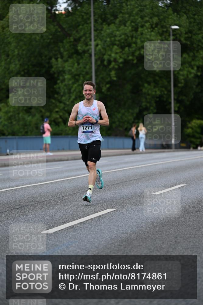 29.06.2025 - hella hamburg halbmarathon Dr. Thomas Lammeyer http://msf.ph/oto/8174861 29.06.2025 09:46:29 Kennedybrücke 1271, 6090, 7380, 9565, 9767, 10867 meine-sportfotos.de