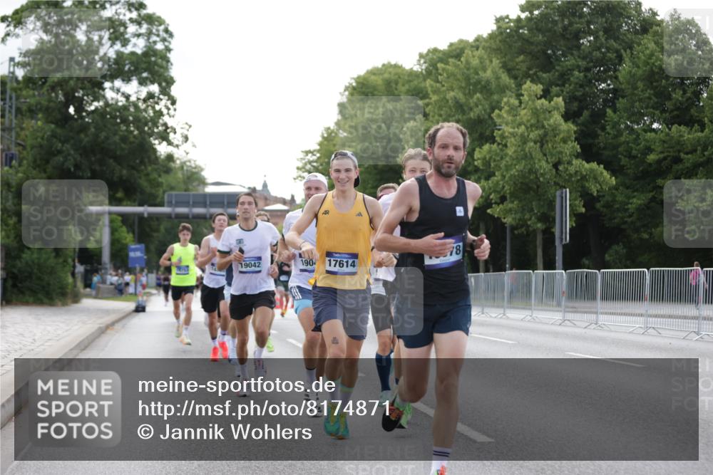 29.06.2025 - hella hamburg halbmarathon Jannik Wohlers http://msf.ph/oto/8174871 29.06.2025 09:42:16 Lombardsbrücke 5612, 7331, 7855, 9269, 10468, 11078, 11228, 12360, 13872, 13913, 14753, 14836, 16615, 17614, 19041, 19042, 19050, 19078 meine-sportfotos.de