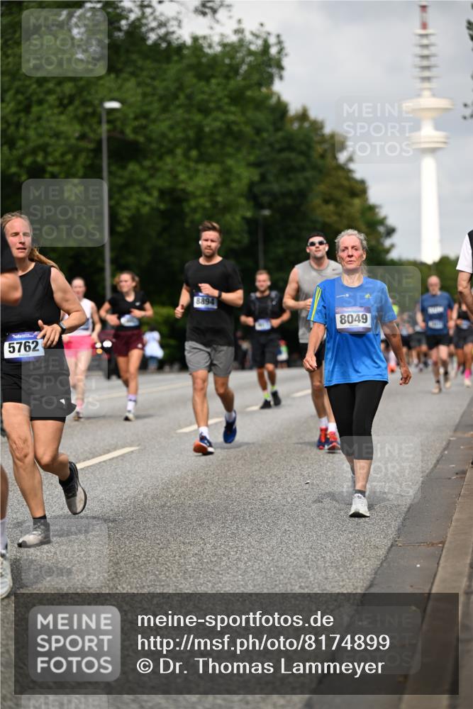 29.06.2025 - hella hamburg halbmarathon Dr. Thomas Lammeyer http://msf.ph/oto/8174899 29.06.2025 10:10:03 Kennedybrücke 1229, 1842, 2288, 2471, 2624, 3062, 3461, 4169, 5762, 6014, 7138, 7302, 7741, 8049, 8894, 8909, 9339, 9477, 9917, 10343, 10791, 10998 meine-sportfotos.de