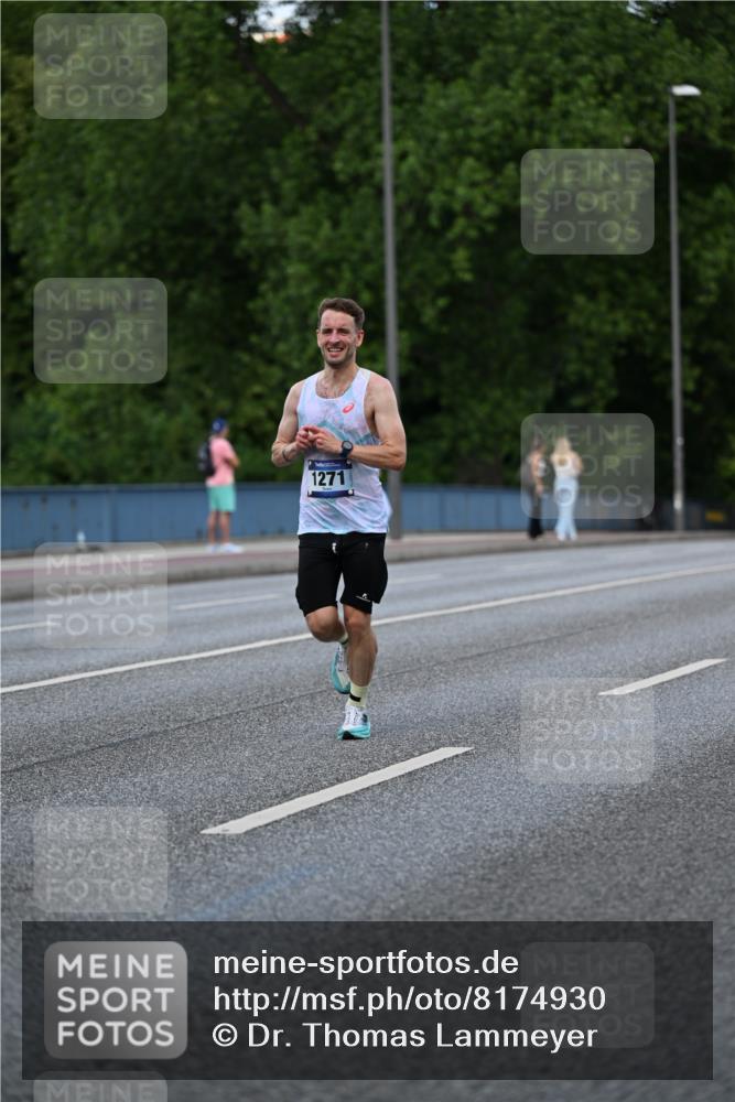 29.06.2025 - hella hamburg halbmarathon Dr. Thomas Lammeyer http://msf.ph/oto/8174930 29.06.2025 09:46:29 Kennedybrücke 1271, 6090, 7380, 9565, 9767, 10867 meine-sportfotos.de