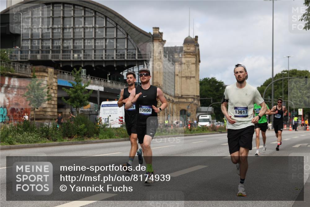 29.06.2025 - hella hamburg halbmarathon Yannick Fuchs http://msf.ph/oto/8174939 29.06.2025 10:26:40 20KM 1686, 3955, 4129, 4698, 4812, 5187, 5660, 6619, 7272, 7793, 11199, 13606, 13617, 14450, 18102 meine-sportfotos.de