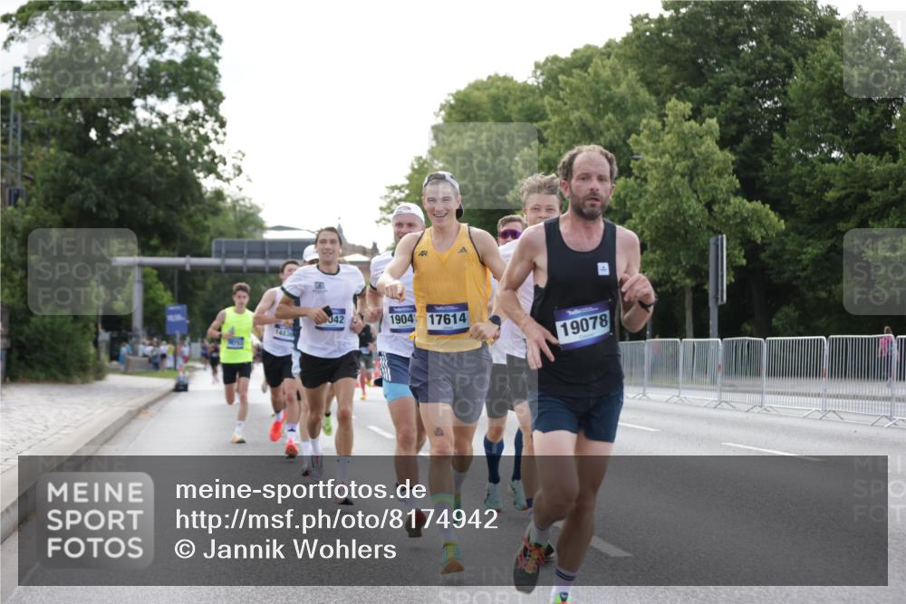 29.06.2025 - hella hamburg halbmarathon Jannik Wohlers http://msf.ph/oto/8174942 29.06.2025 09:42:16 Lombardsbrücke 5612, 7331, 7855, 9269, 10468, 11078, 11228, 12360, 13872, 13913, 14753, 14836, 16615, 17614, 19041, 19042, 19050, 19078 meine-sportfotos.de