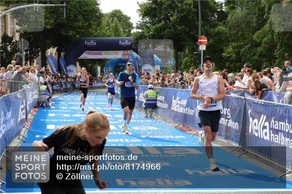 29.06.2025 - hella hamburg halbmarathon Zöllner http://msf.ph/oto/8174966 29.06.2025 10:25:17 Ziel 8376, 11994, 13913, 14113, 16484 meine-sportfotos.de