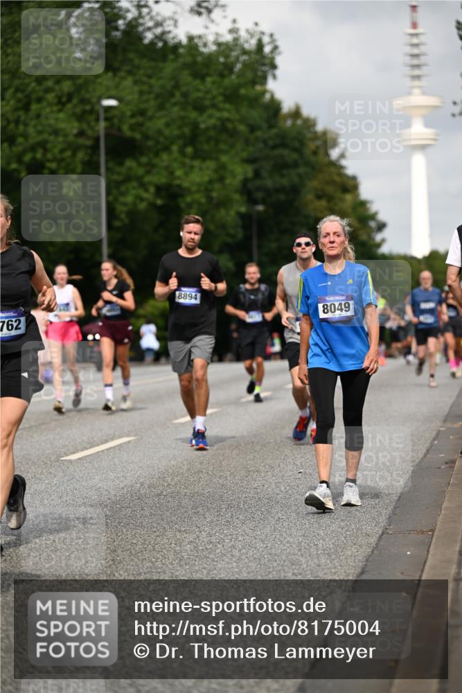 29.06.2025 - hella hamburg halbmarathon Dr. Thomas Lammeyer http://msf.ph/oto/8175004 29.06.2025 10:10:03 Kennedybrücke 1229, 1842, 2288, 2471, 2624, 3062, 3461, 4169, 5762, 6014, 7138, 7302, 7741, 8049, 8894, 8909, 9339, 9477, 9917, 10343, 10791, 10998 meine-sportfotos.de