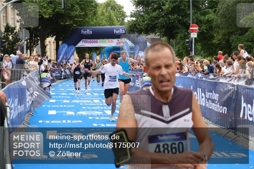 29.06.2025 - hella hamburg halbmarathon Zöllner http://msf.ph/oto/8175007 29.06.2025 10:37:22 Ziel 4860, 5003, 12739, 12900, 13854, 14387, 14459, 17726, 18824 meine-sportfotos.de