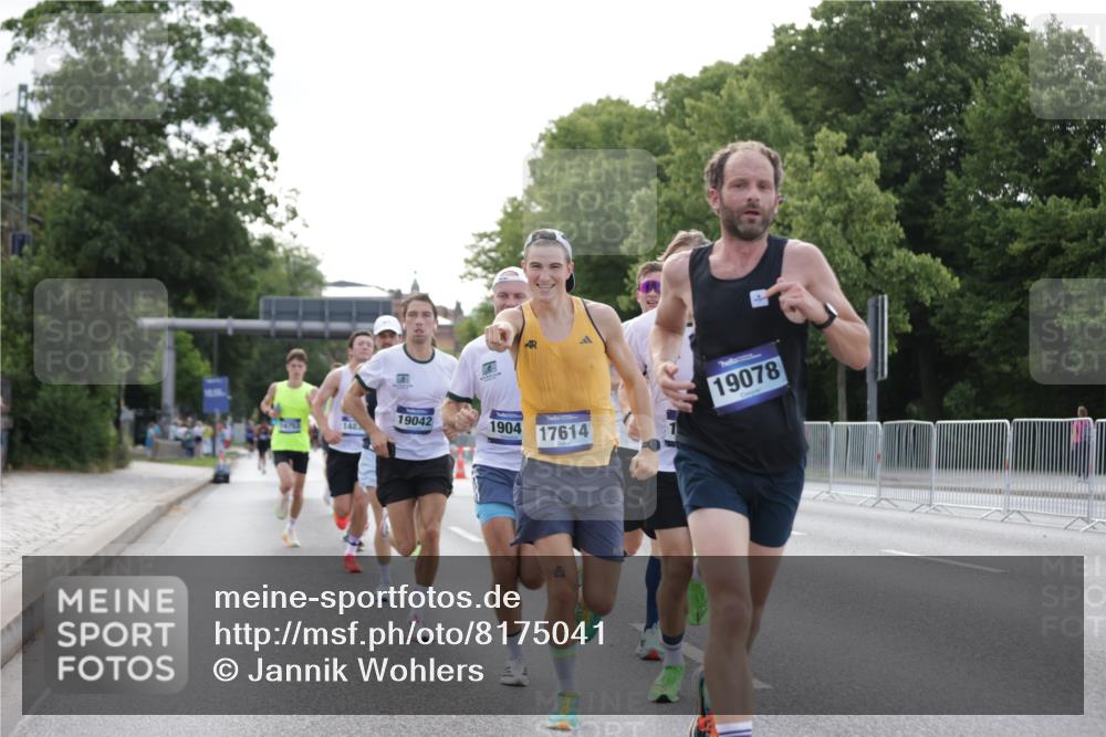 29.06.2025 - hella hamburg halbmarathon Jannik Wohlers http://msf.ph/oto/8175041 29.06.2025 09:42:16 Lombardsbrücke 5612, 7331, 7855, 9269, 10468, 11078, 11228, 12360, 13872, 13913, 14753, 14836, 16615, 17614, 19041, 19042, 19050, 19078 meine-sportfotos.de