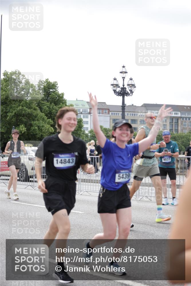 29.06.2025 - hella hamburg halbmarathon Jannik Wohlers http://msf.ph/oto/8175053 29.06.2025 11:07:45 Lombardsbrücke 1769, 2318, 2319, 2433, 3313, 3442, 3549, 4406, 4439, 4455, 4461, 4482, 5005, 5398, 5401, 5439, 5704, 5896, 6016, 6070, 6731, 6778, 6779, 6780, 6928, 7192, 7559, 7609, 7713, 8182, 8252, 8809, 9725, 10054, 10160, 10545, 10558, 10637, 10651, 10916, 10918, 11264, 11583, 11584, 11592, 11722, 12003, 12048, 12146, 12868, 12944, 13175, 14088, 15616, 18289 meine-sportfotos.de