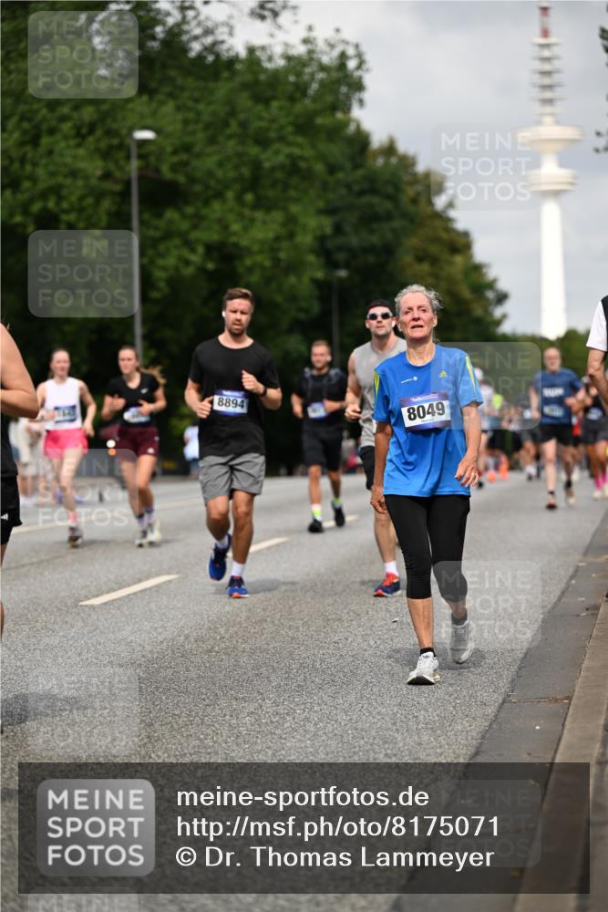 29.06.2025 - hella hamburg halbmarathon Dr. Thomas Lammeyer http://msf.ph/oto/8175071 29.06.2025 10:10:03 Kennedybrücke 1229, 1842, 2288, 2471, 2624, 3062, 3461, 4169, 5762, 6014, 7138, 7302, 7741, 8049, 8894, 8909, 9339, 9477, 9917, 10343, 10791, 10998 meine-sportfotos.de