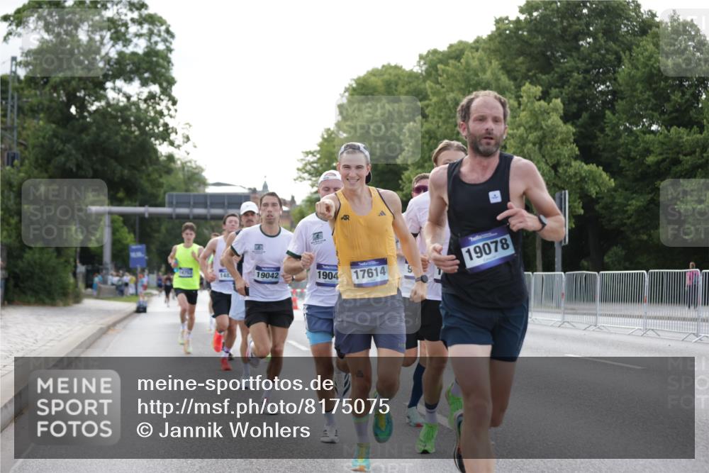 29.06.2025 - hella hamburg halbmarathon Jannik Wohlers http://msf.ph/oto/8175075 29.06.2025 09:42:16 Lombardsbrücke 5612, 7331, 7855, 9269, 10468, 11078, 11228, 12360, 13872, 13913, 14753, 14836, 16615, 17614, 19041, 19042, 19050, 19078 meine-sportfotos.de