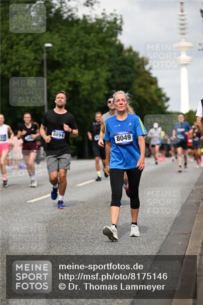 29.06.2025 - hella hamburg halbmarathon Dr. Thomas Lammeyer http://msf.ph/oto/8175146 29.06.2025 10:10:04 Kennedybrücke 1229, 1842, 2288, 2471, 2624, 3062, 3461, 4169, 5762, 6014, 7302, 7741, 8049, 8894, 8909, 9339, 9477, 9917, 10343, 10781, 10791, 10998 meine-sportfotos.de