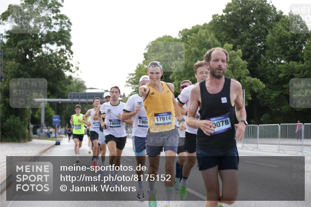 29.06.2025 - hella hamburg halbmarathon Jannik Wohlers http://msf.ph/oto/8175152 29.06.2025 09:42:16 Lombardsbrücke 5612, 7331, 7855, 9269, 10468, 11078, 11228, 12360, 13872, 13913, 14753, 14836, 16615, 17614, 19041, 19042, 19050, 19078 meine-sportfotos.de